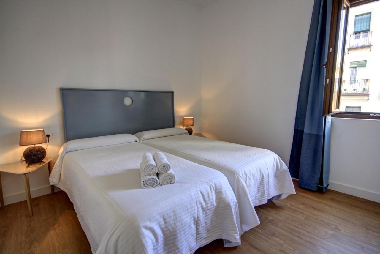 Apartamentos Setas Center Севиля Екстериор снимка